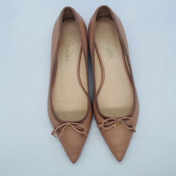 Prada Beige/Nude leather logo embellished bowtie pointed toe ballerina flats 41 - Picture 1 of 14